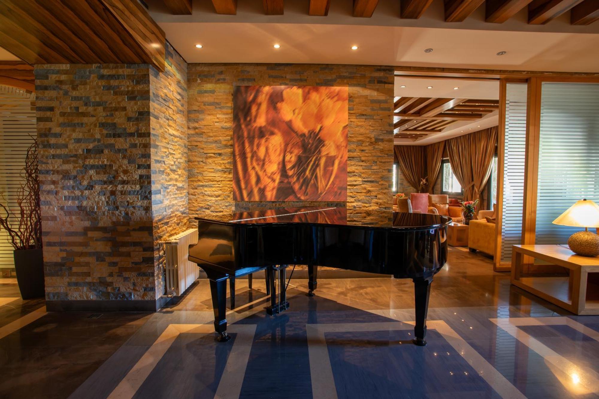 Mzaar Kfardebian Terre Brune Hotel מראה חיצוני תמונה
